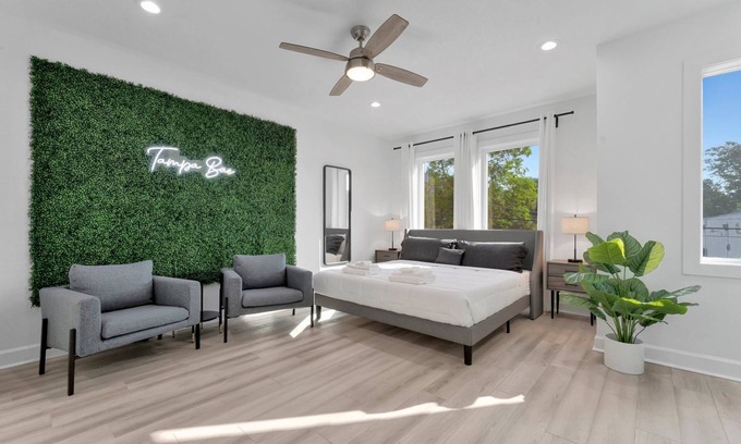 Tampa Heights Casa | Stylish, Bright & Cozy ~ 4 mins to Downtown Tampa, free Parking