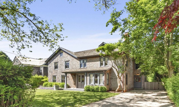 Amagansett Casa | Elegante y elegante casa de campo renovada de la década de 1860, a poca distancia de la playa y la ciudad.