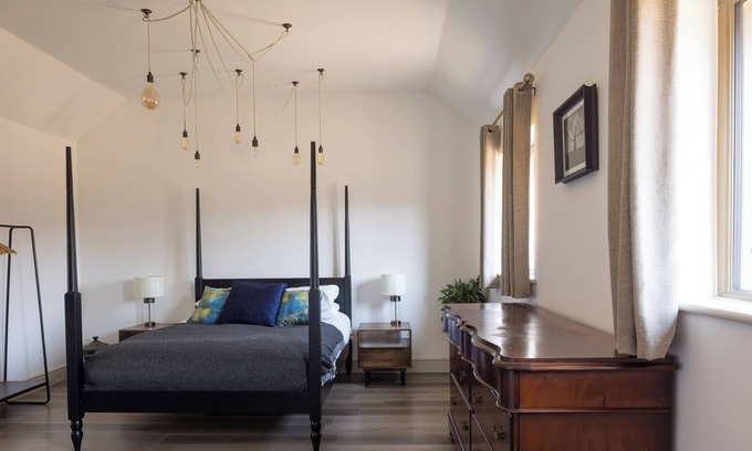 Croydon Cabaña | Stylish cottages, countryside location, scandi hot tub, 20 mins to Cambridge