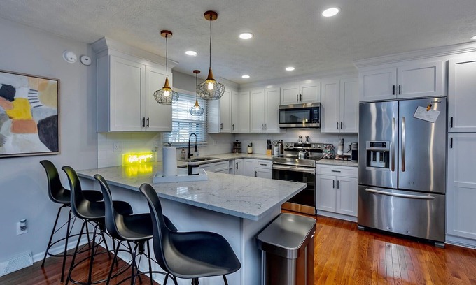 Open Gates Casa | ⭐️Stylish & Cozy Ranch⭐️ Patio, Fenced Back Yard, Fire 🔥Pit-all the essentials!