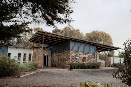 Hayborough Casa | Stylish Dairy Cottage by the Sea- Romantic Luxury