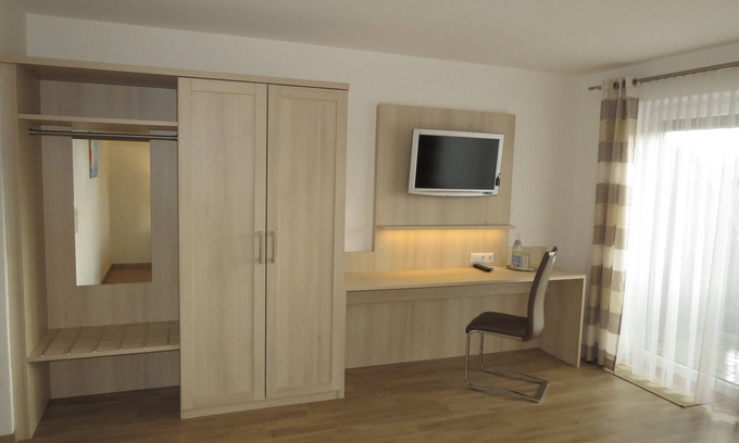 Grattersdorf Apartamento | Stylish double room (24m2) with balcony