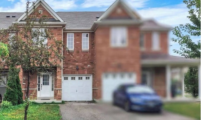 Churchill Meadows Casa | Stylish Family Home Near Aiport/Square One/Ridgeway Plaza