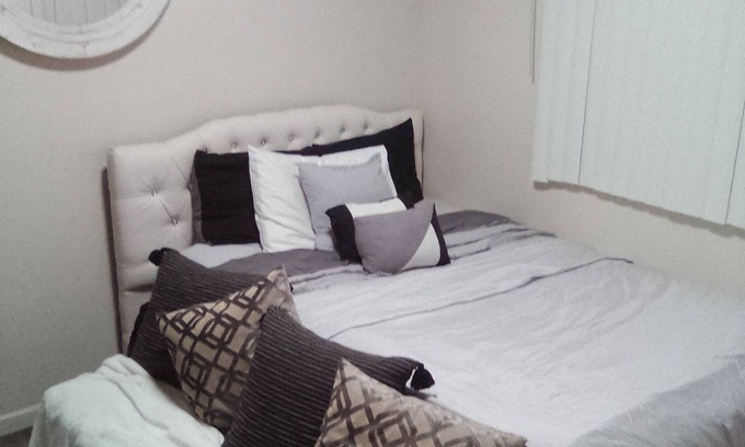 Tower District Apartamento | Stylish Getaway - Located in the Historic TOWER DISTRICT