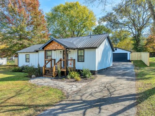 Rockford Casa | Stylish Getaway Near Knoxville, Airport & The Smokies