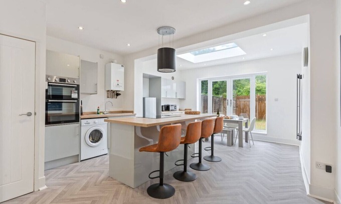 Ashton in Makerfield Casa | Stylish House - Free Parking, Fast Wifi & SmartTV