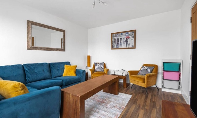 Kenton East Apartamento | Stylish London home with private garden