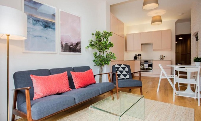 Harlesden Casa | Stylish & Modern 3 Bed Flat in NW London with Garden