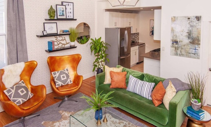 Highland Park Casa | Stylish Modern Home | near South End