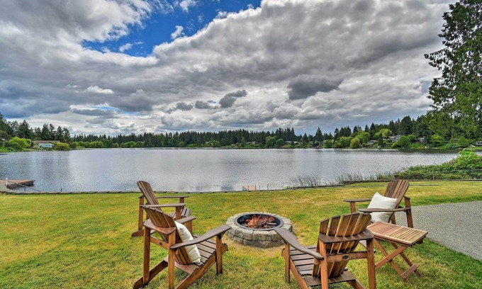 East Olympia Casa | Stylish Olympia Home w/ Private Boat Dock!