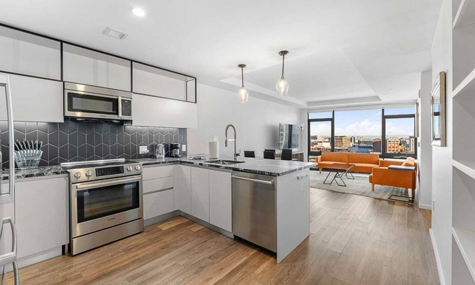 Shawmut Apartamento | Stylish South End Penthouse Stunning City Views