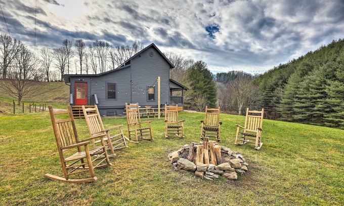 Vilas Casa | Stylish Vilas Hideaway: Hike, Ski & Explore!