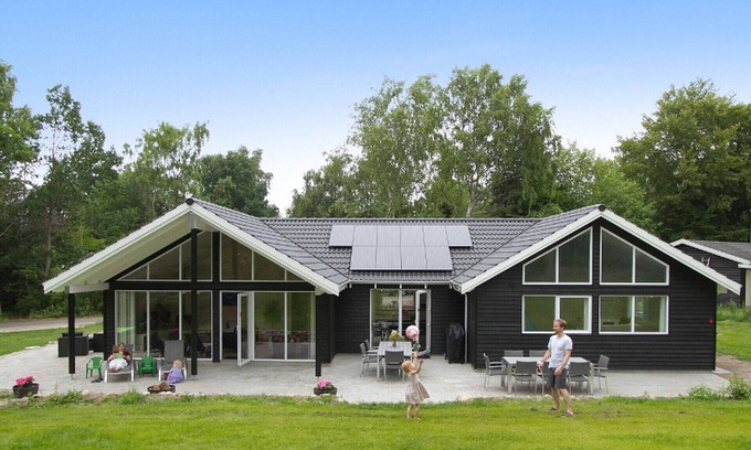 Hornbaek Casa | Casa de piscina elegantemente amuebladas con sala de actividades para 14 personas