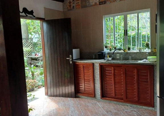 Rio Vermelho Sul Casa | Suíte Ampla em Casa Familiar com acesso a Lagoa