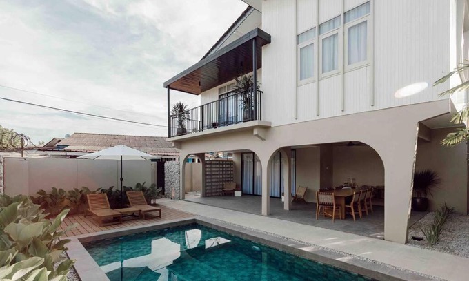 Batu Buruk Villa | SUARASA Villa 1 - Private Pool
