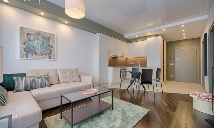 Gulshan-e-Iqbal Cama Y Desayuno | Subhan Palace Near Millennium Mall