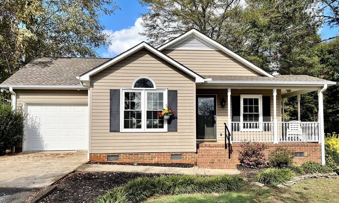 Greer Casa | Suburban Home in Prime Area on Large Quiet Lot- GSP Airport, Greer, Greenville