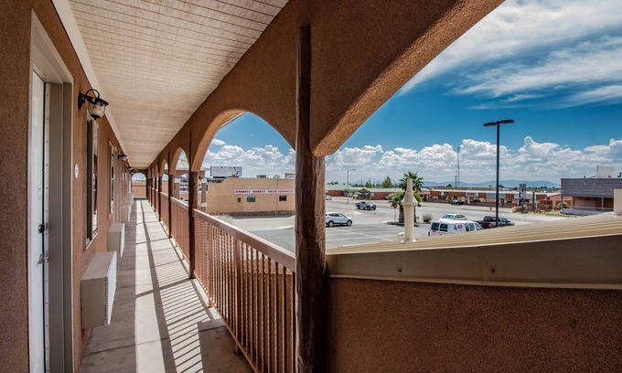 Alamogordo Hotel | Suburban Studios Alamogordo