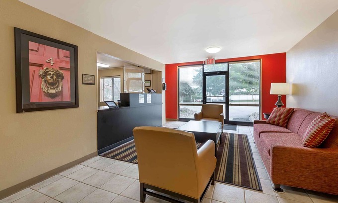 Akron Hotel | Suburban Studios Copley Akron West