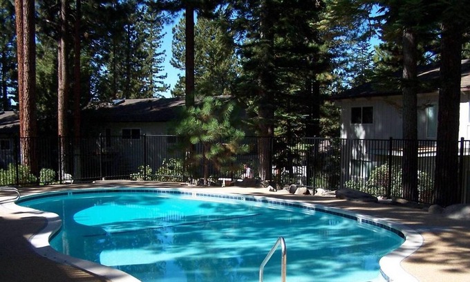 Incline Village Condominio | Sugar Pine by Lake Tahoe Accommodations