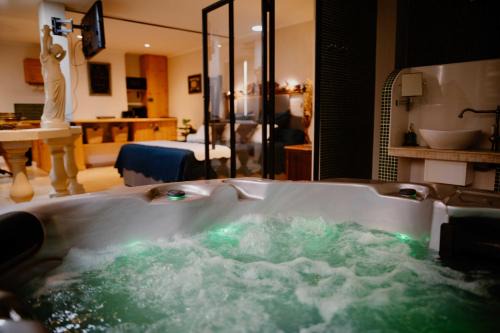Cadereau Apartamento | Suite de Diane Jacuzzi - Premiere conciergerie