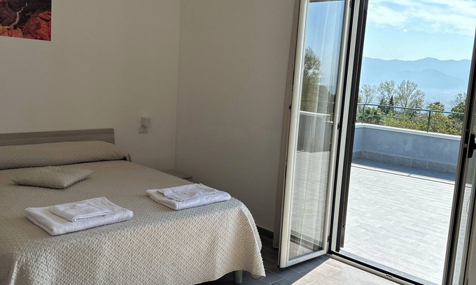 Trecase Casa | Suite Deluxe con Vasca e Terrazza, Struttura Situata Alle Pendici del Vesuvio