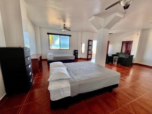 Puerto Villamil Apartamento | Suite Frente al Mar