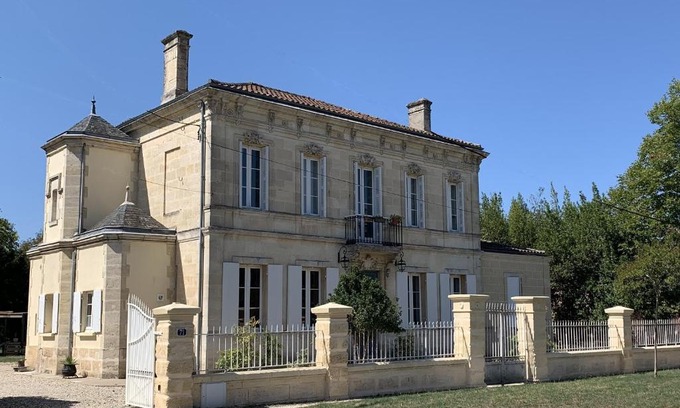 Ambares-et-Lagrave Cama Y Desayuno | Suite privative Abella - Aile de maison bourgeoise