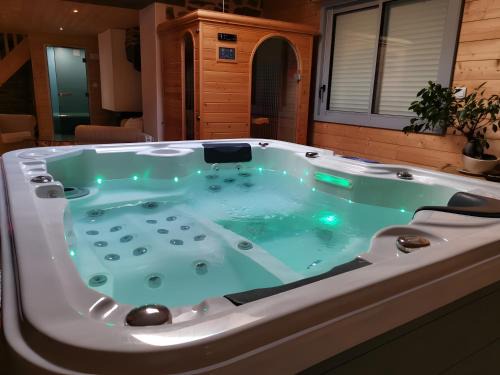 Vieux-Viel Casa | Suite sauna jacuzzi hammam