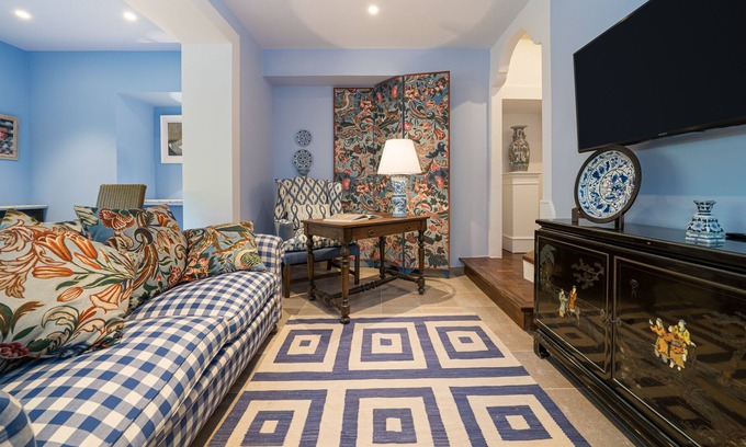 Esporles Casa | Suite Torre- Life in middle of a vineyard, with a 600 Mb WIFI. Made for Nomads.