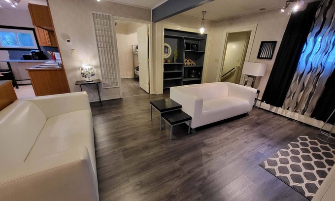 Annville Casa | Suites On Chocolate - The Annville Cottage