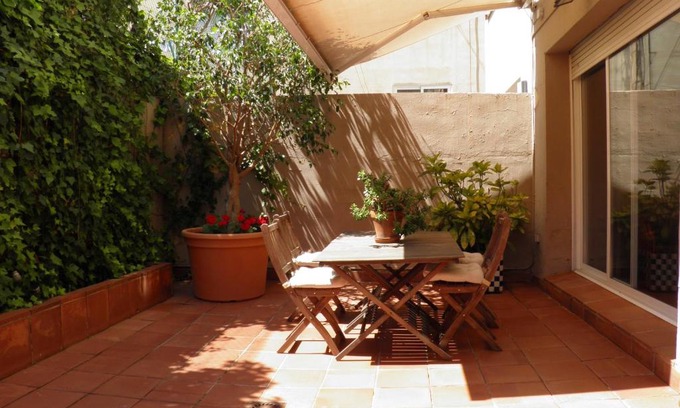 Sant Gervasi — la Bonanova Apartamento | Suitur Courtyard Apartment