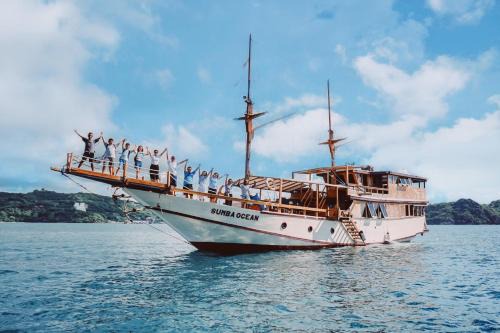 Labuan Bajo Alquiler De Eote | Sumba Ocean