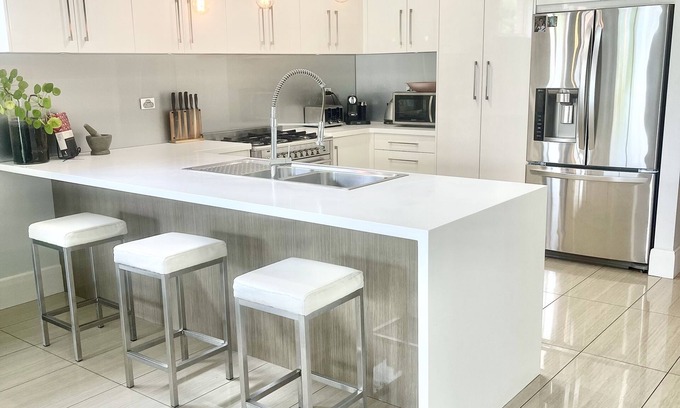 Henley Beach Casa | 🐬🏖HENLEY BEACH Summer Breeze Pets Welcome🏄‍♂️☀️🐶