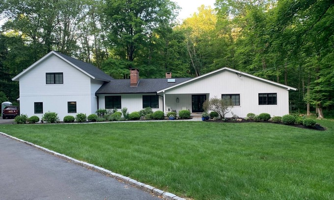 Westport Casa | Verano en Westport, CT! - Reformado, privado, cerca de todo!
