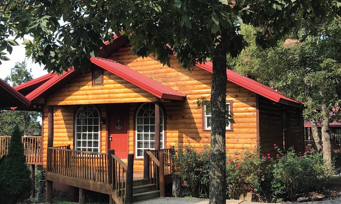Eucha Cabina | Cabaña con vista al lago en la cima de la colina