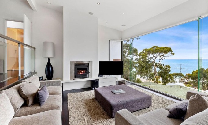 Lorne Casa | Summerhills House - BYO Linen