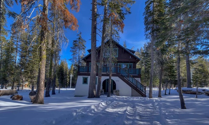 Sugar Bowl Resort Casa | Summit Crossing - Beautiful House nestled in the California's Sierra