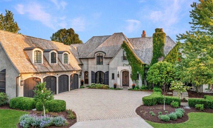 Plymouth Casa | Summit Road Estate - Top Luxury