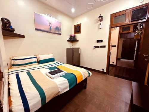 Gomti Nagar Apartamento | Sumptuous 1BHk Couple friendly