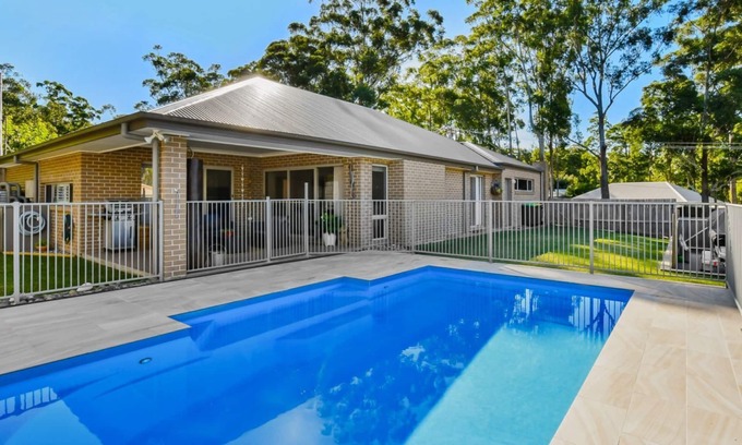 Smiths Lake Casa | Sun-Daze @Smithies Pacific Palms Holidays