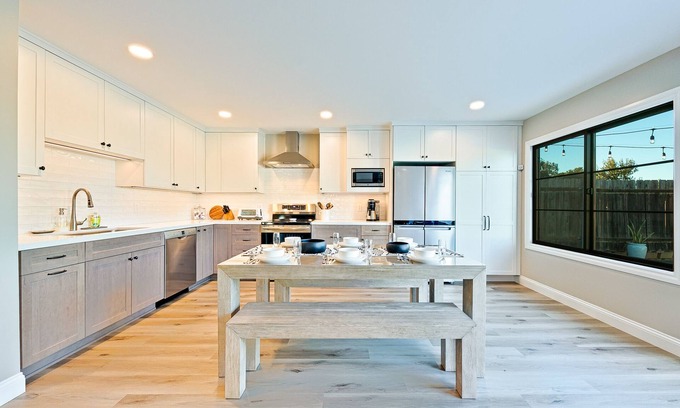 North Clairemont Casa | Sun Diego Poolside Paradise 3BD/2BA in Clairemont, 15 minutes from Beach!