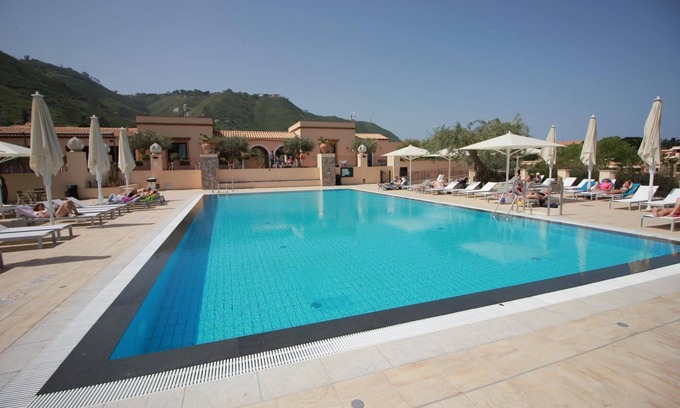 Mazzaforno Apartamento | Sun House con Piscina by Wonderful Italy