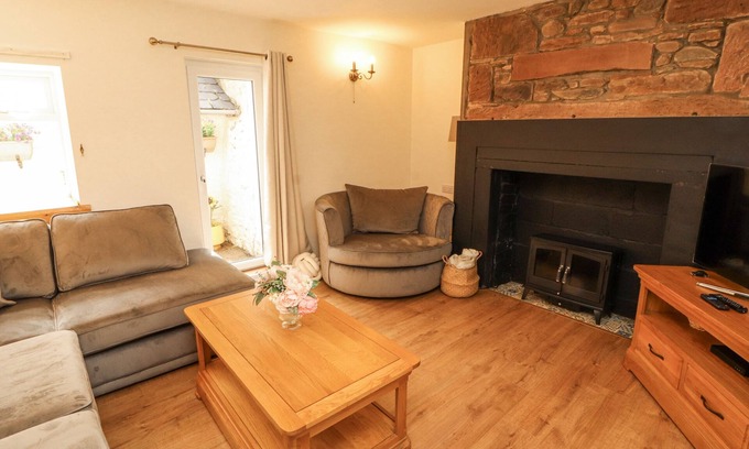 Allonby Cabaña | SUN HOUSE, pet friendly, country holiday cottage in Allonby