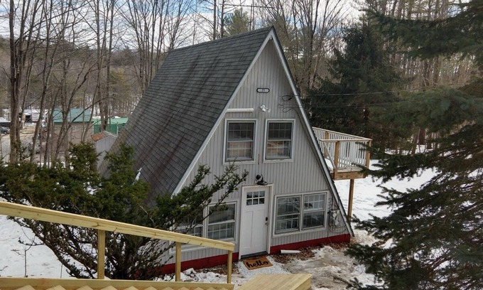 Sunapee Casa | Sunapee A Frame near harbor & Mt Sunapee