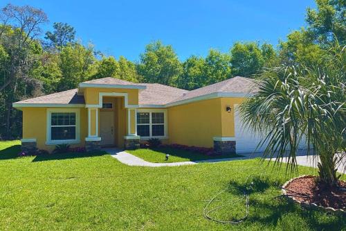 Highlands Casa | Sundance' Acres Peaceful and Private New House with Hot Tub and Fire Pit