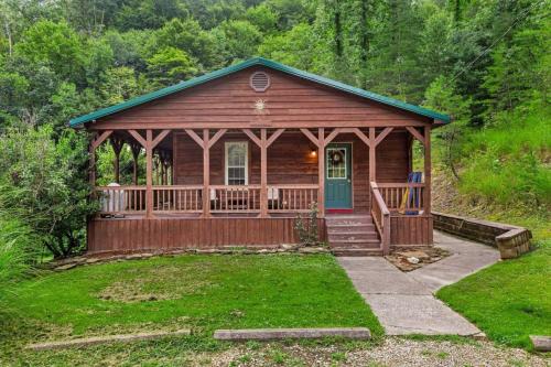 Stanton Casa | Sundance Cabin with Hot Tub and WiFi