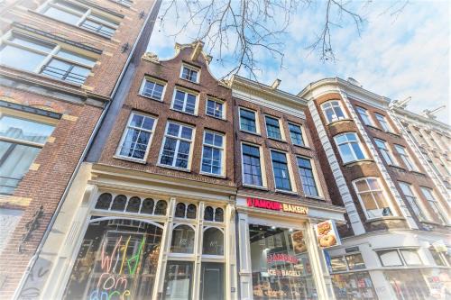Burgwallen Nieuwe Zijde Casa | Sunflower Amsterdam