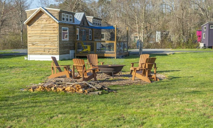 Mills River Casa | Sunflower · The Sunflower @ Acony Bell Tiny Home Village