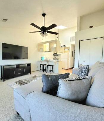 Oak Harbor Apartamento | Sunnie Days condo in Oak Harbor on Lake Erie!